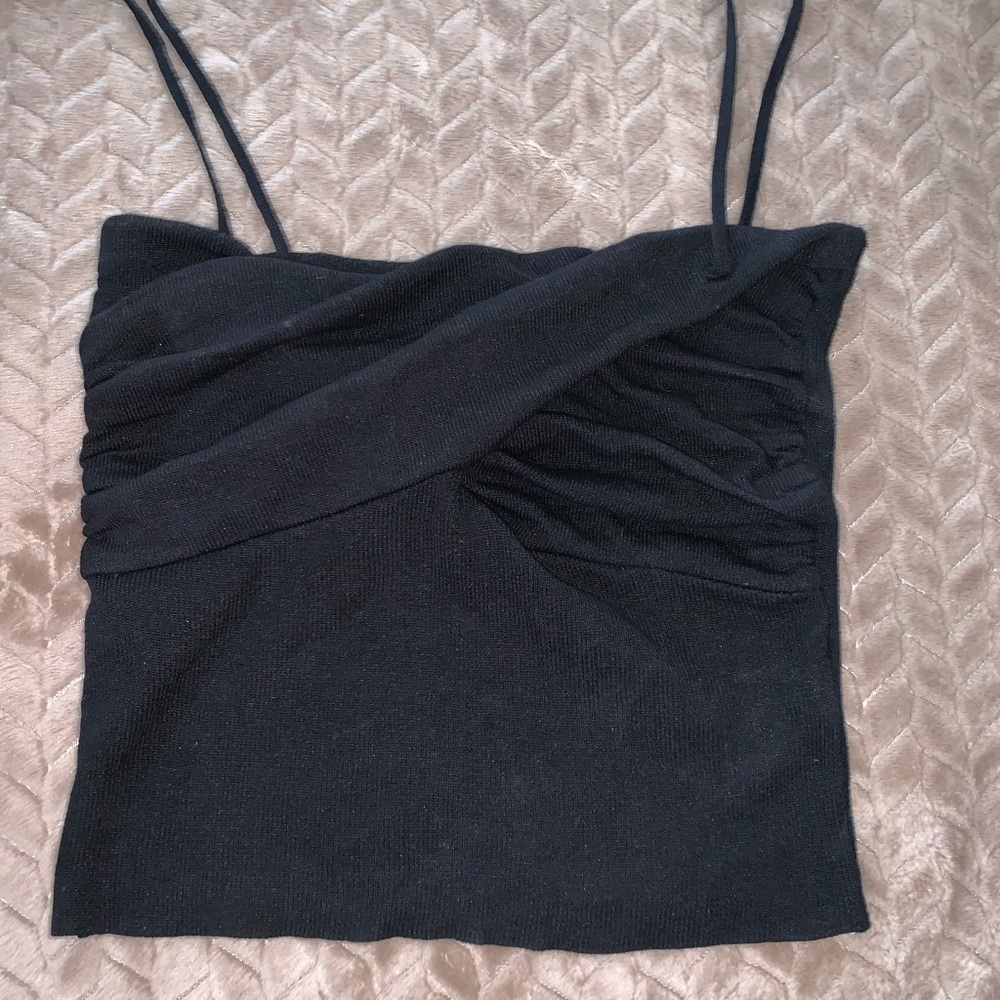 Crop Tops - Picture 2 of 3